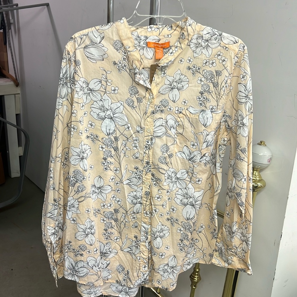 FLORAL BUTTON DOWN